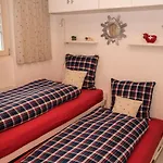 Spitzhorn - Your Peak Getaway - Private Terrasse & Gratis Parkplatz * Gsteig