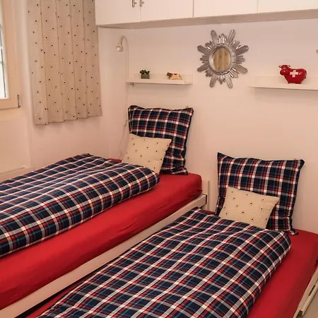 Spitzhorn - Your Peak Getaway - Private Terrasse & Gratis Parkplatz * Gsteig