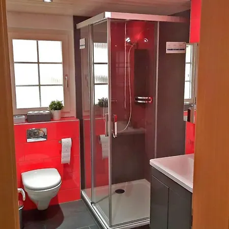 Apartment Spitzhorn - Your Peak Getaway - Private Terrasse & Gratis Parkplatz Gsteig