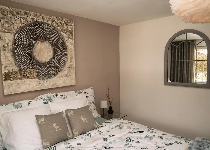 Spitzhorn - Your Peak Getaway - Private Terrasse & Gratis Parkplatz * Gsteig