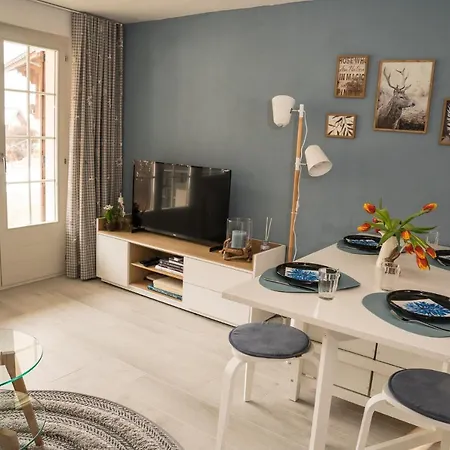 Apartment Spitzhorn - Your Peak Getaway - Private Terrasse & Gratis Parkplatz Gsteig