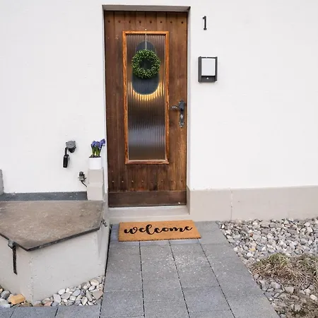 Spitzhorn - Your Peak Getaway - Private Terrasse & Gratis Parkplatz * Gsteig