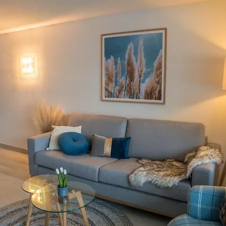 Spitzhorn - Your Peak Getaway - Private Terrasse & Gratis Parkplatz Lägenhet *