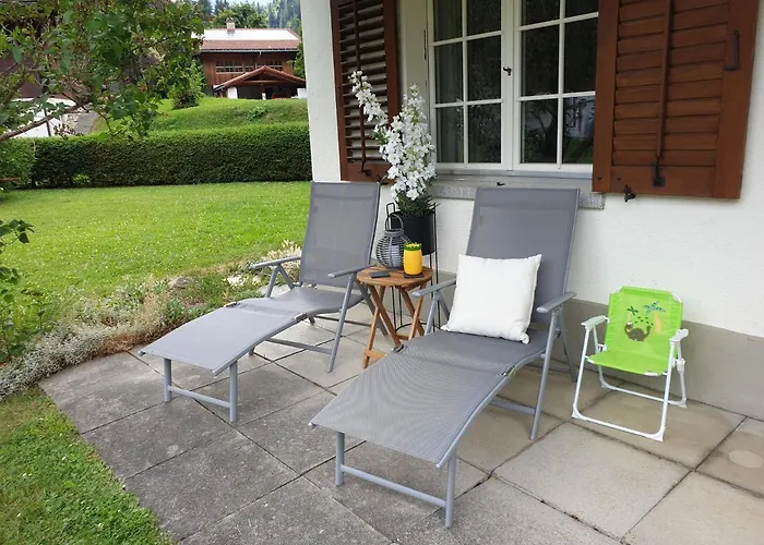 Spitzhorn - Your Peak Getaway - Private Terrasse & Gratis Parkplatz * Gsteig